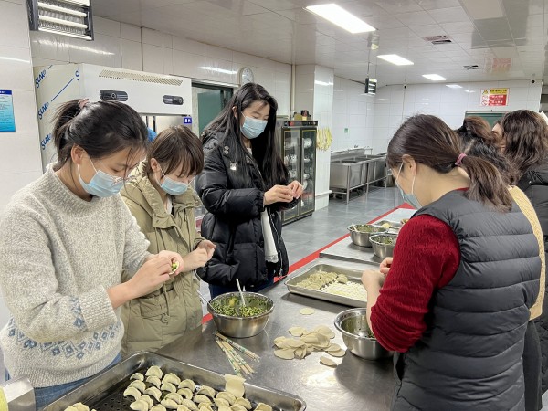 冬至餃子香，情深意更濃——新能源公司開展冬至包餃子活動